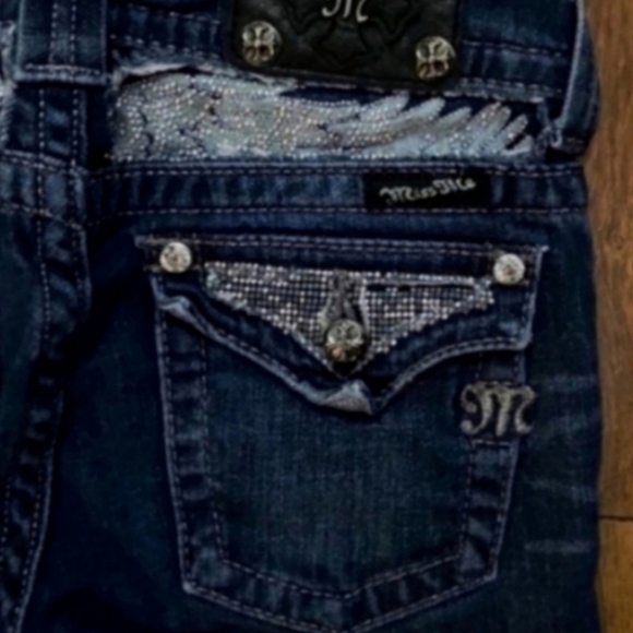 Gorgeous Miss Me Boot Embellished Dark Blue Jeans With 31" Inseam - Picture 1 of 3